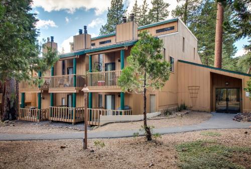 Regency Way Retreat - main image