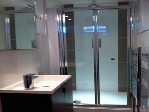 Lyall Apartment Hotel - image 8