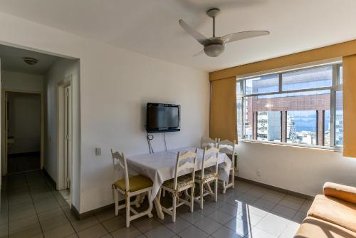 Apartamento Ipanema Posto 9 com suite 2 quadras da praia