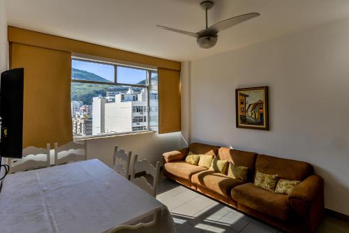 Apartamento Ipanema Posto 9 com suite 2 quadras da praia