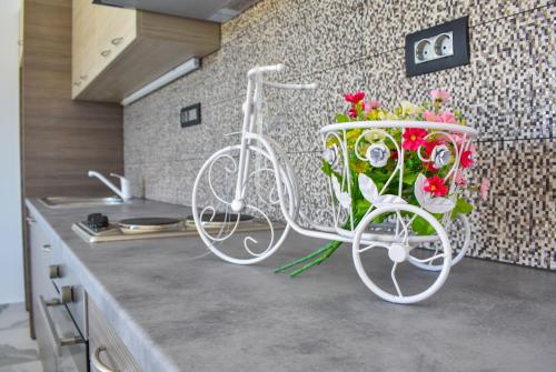 Katsaros Luxury Apts 5min walk to beach - image 7