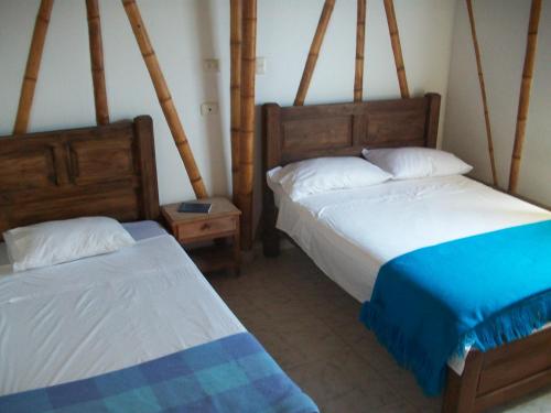 1 double bed, 1 twin bed