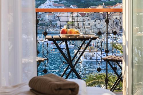 Seafront rooms Koluna