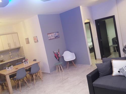 Tom's House – Néa Karváli, MO