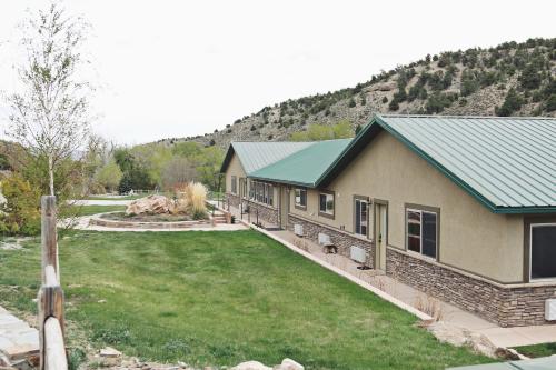 Hidden Canyon Retreat