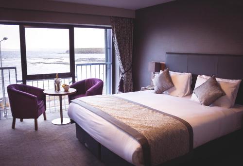 Allingham Arms Hotel - image 8