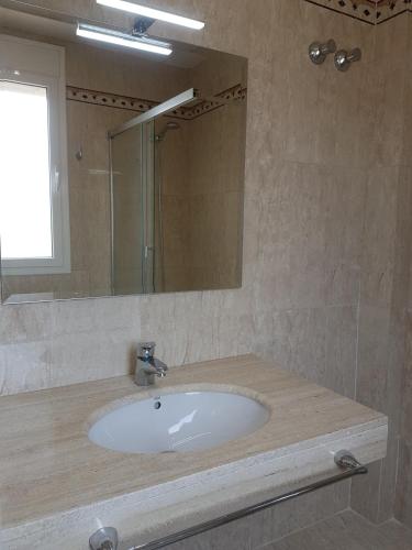 ApartSuits Tarragona Rambla Nova 24 - image 8
