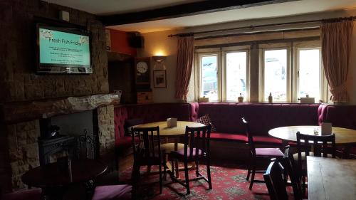 The Rose and Crown - image 8