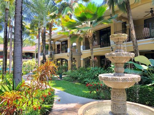 Garden, Monte Carlo Luxury Condominiums in Jaco
