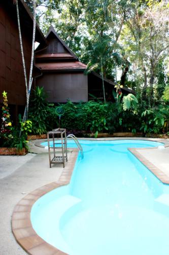 Club One Seven Guesthouse & Gym Chiang Mai
