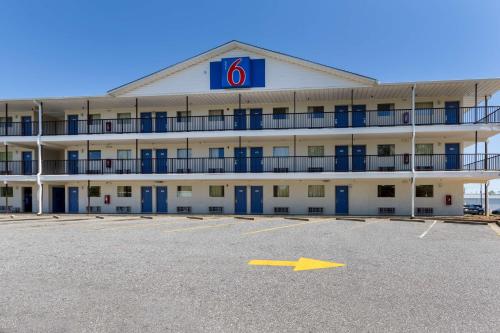 Motel 6-Greenville, SC