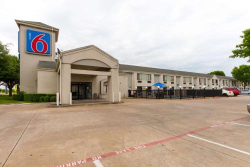 Motel 6-Dallas, TX - Northeast