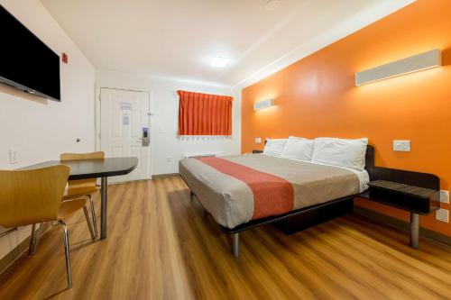 Motel 6-Greenville, SC image