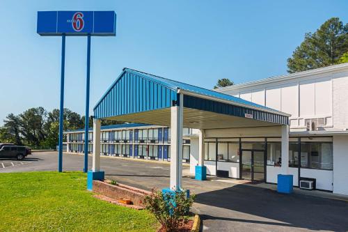. Motel 6-Cleveland, TN
