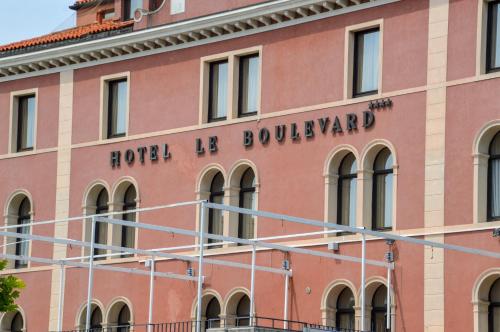 Hotel Le Boulevard - image 14