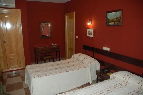 Hostal Residencia Castilla - image 12