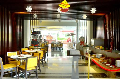 레스토랑, 그랜드 차크라 호텔 말랑 (Grand Cakra Hotel Malang) in 말랑