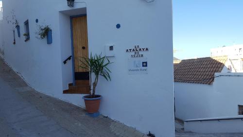 One-Bedroom House image 6