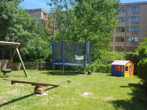 Friends Family Hotel – Sunny Beach, WY