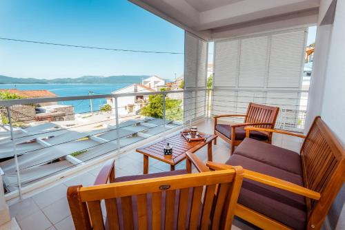 ระเบียง/ชานเรือน, Apartmani Gelo in โคมาร์นา