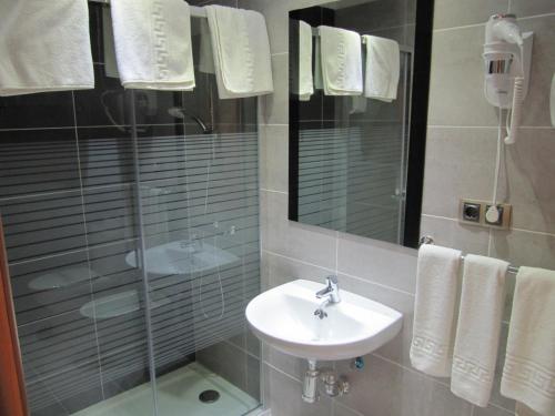 Vannas istaba, Hotel Corona de Castilla in Villares de la Reina