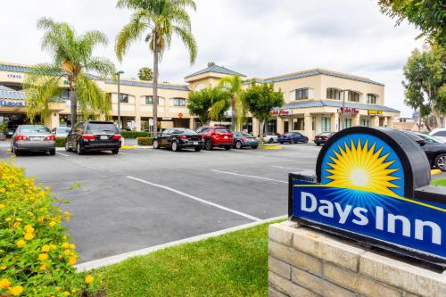 Days Inn & Suites by Wyndham Artesia