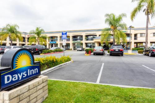 Days Inn & Suites by Wyndham Artesia