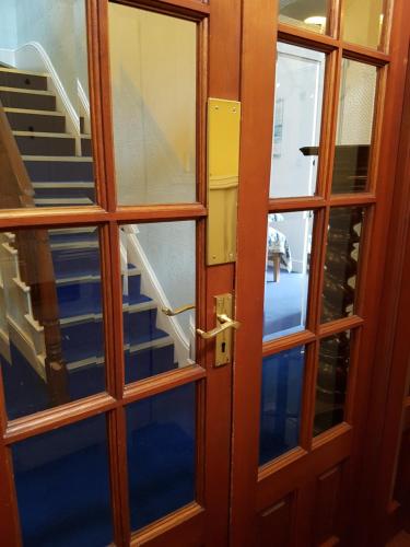 Alexandra Lodge Guest House - image 2