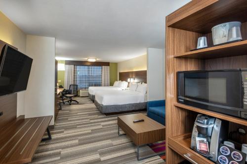 Holiday Inn Express & Suites Medicine Hat, an IHG Hotel