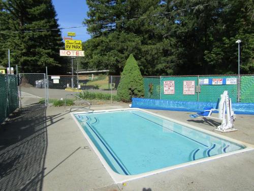 Dean Creek Resort - image 4