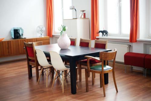 100 qm großes lichtdurchflutetes Loft im Herzen der City