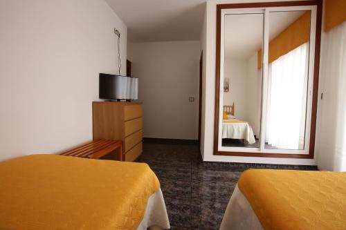 Hostal San Roque - image 4