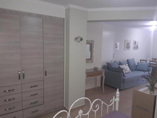 Spiro's Apartment - image 5