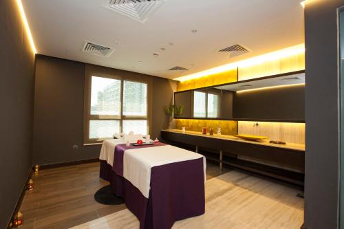 Flora Inn Hotel Dubai Airport - image 4
