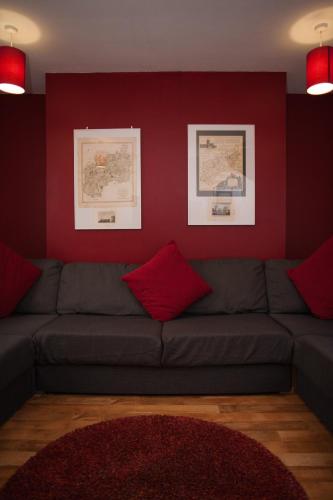 Quire Court Apartment - image 3