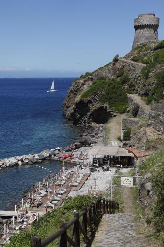 Hotel Resort La Mandola Capri In Italy - 