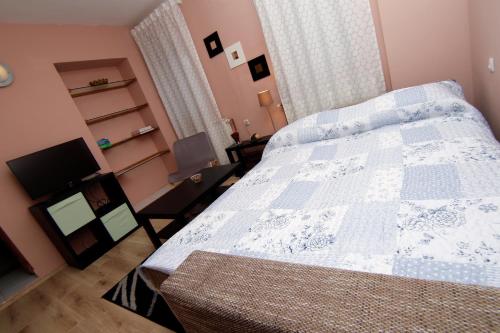 2 twin beds