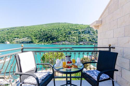 One-Bedroom Apartment with Balcony and Sea View