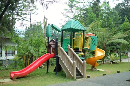 The Grand Hill Resort-Hotel – Bogor, PA
