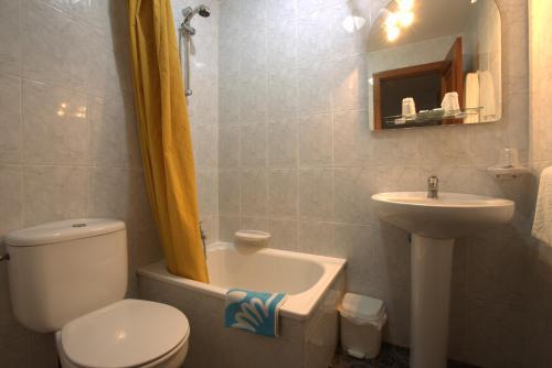 Hostal San Roque - image 2