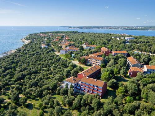 Lanterna Resort, Tar