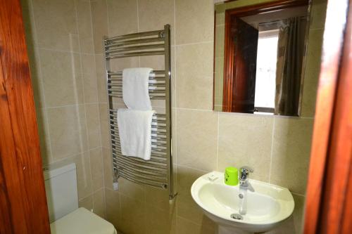 Airport Guest House - image 6