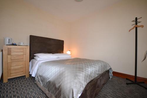 Airport Guest House - image 4