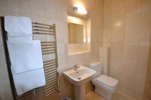 Airport Guest House - main image