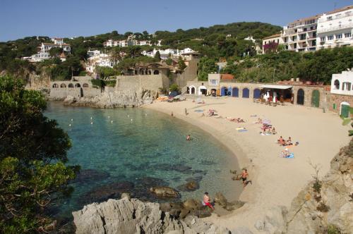 Apartamento con WiFi y Piscina en Pals Playa