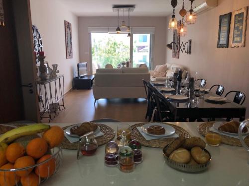 B&B Limassol - Gardenia 104 Near The Beach - Bed and Breakfast Limassol