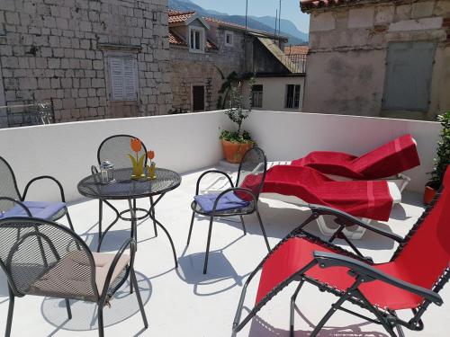  Paola Apartment, Pension in Makarska