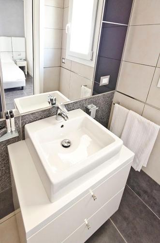 Atmosphere Suite Hotel - image 12