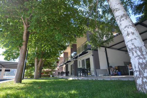 Villa Tikvesh Lake in Kavadarči