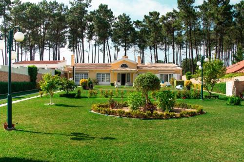  Verdizela Beach & Golf Villa in Corroios